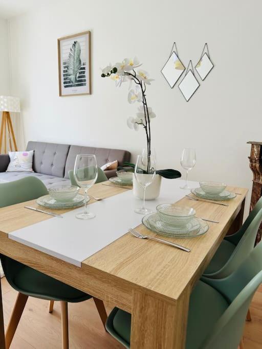 Le Moderne Apartment ชาร์เลอวิลล์-เมซิแยร์ ภายนอก รูปภาพ