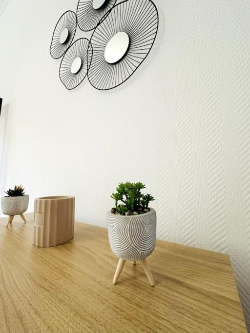Le Moderne Apartment ชาร์เลอวิลล์-เมซิแยร์ ภายนอก รูปภาพ