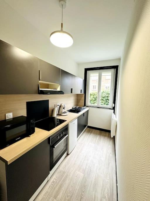 Le Moderne Apartment ชาร์เลอวิลล์-เมซิแยร์ ภายนอก รูปภาพ