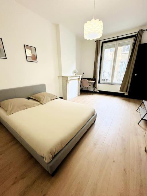 Le Moderne Apartment ชาร์เลอวิลล์-เมซิแยร์ ภายนอก รูปภาพ