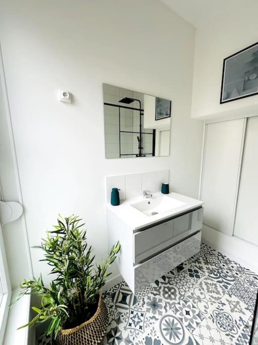 Le Moderne Apartment ชาร์เลอวิลล์-เมซิแยร์ ภายนอก รูปภาพ