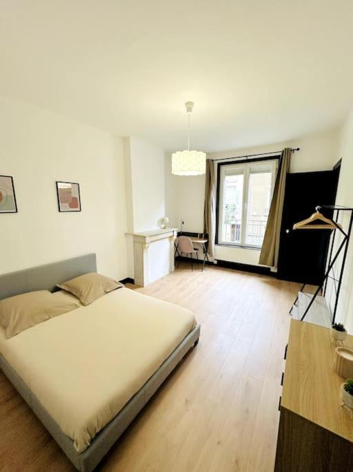 Le Moderne Apartment ชาร์เลอวิลล์-เมซิแยร์ ภายนอก รูปภาพ