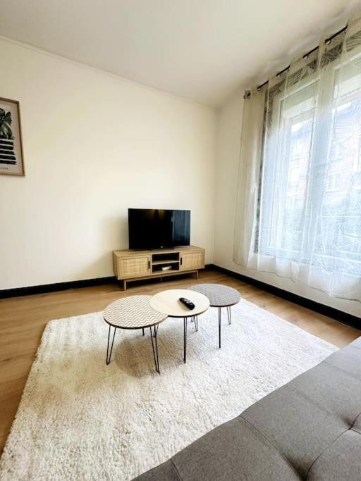 Le Moderne Apartment ชาร์เลอวิลล์-เมซิแยร์ ภายนอก รูปภาพ