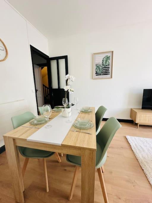 Le Moderne Apartment ชาร์เลอวิลล์-เมซิแยร์ ภายนอก รูปภาพ